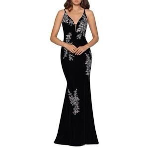 Xscape Crystal Embroidered Floral Velvet Gown in Black Size 2 Mermaid‎ Maxi Gown